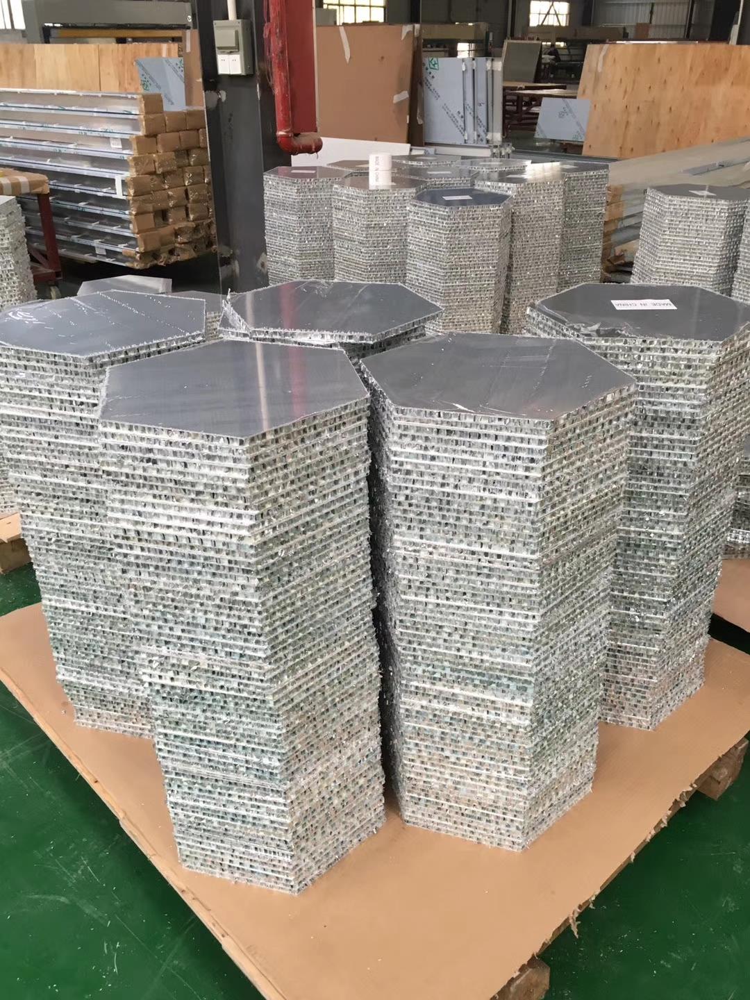 hexagonal aluminum honeycomb panels.jpg hexagonal aluminum honeycomb panels.jpg